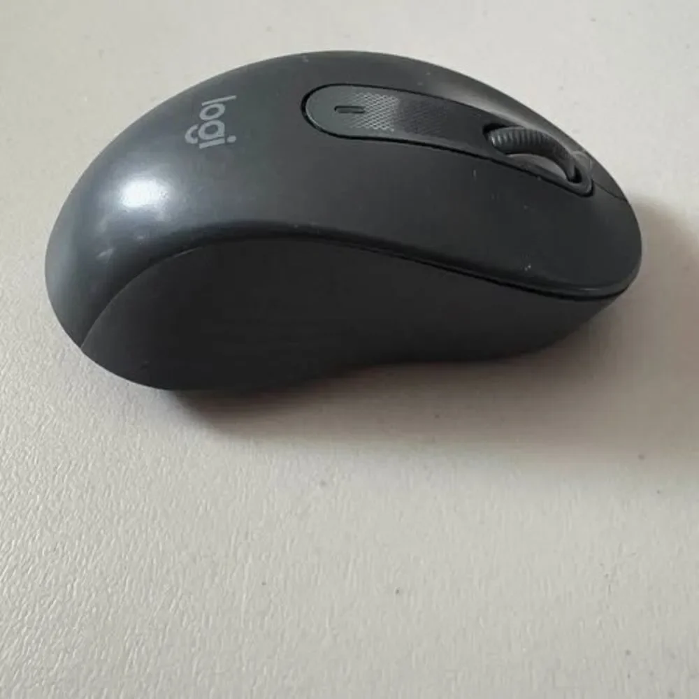 Logitech M650 Wireless Mouse